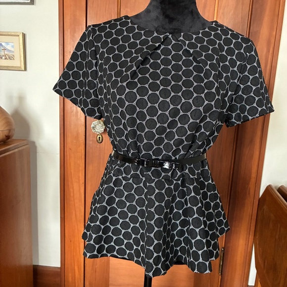 "Elle" top, L w/black patent belt, pull-over, EUC - Picture 1 of 16